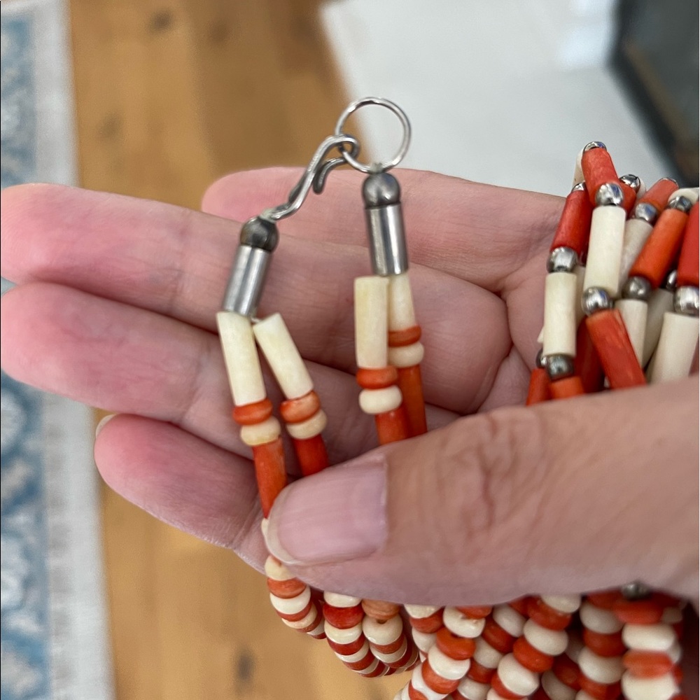 Vintage Native American red & white 4 strand buffalo bead silver spacer necklace - Picture 6 of 6